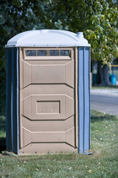 Best Portable restroom trailer rental  in Deridder, LA